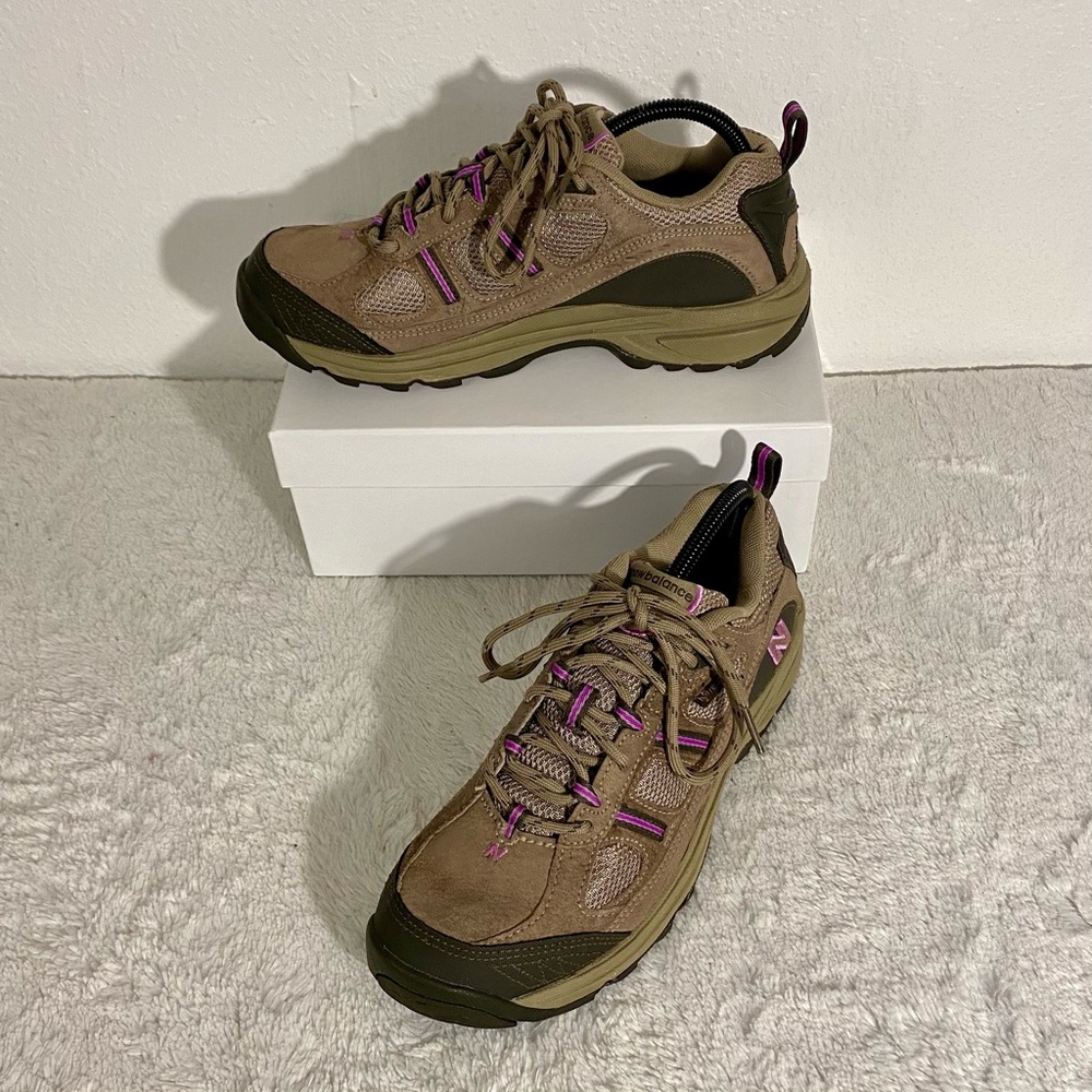 New Balance 646 Water Resistant Hiking Sneakers Women’s Size 10 Tan Pink